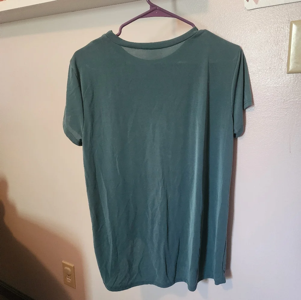 Size Small Women's Top - Picture 3 of 3